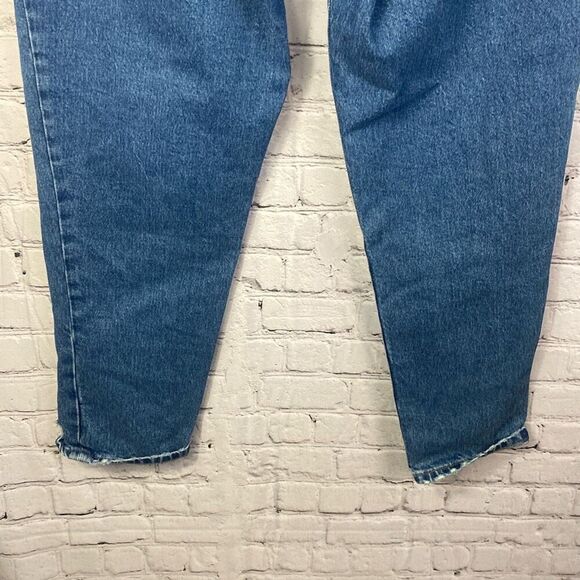 Good American High Rise Always Fits Jeans Medium Wash Distressed Size 10/30 - Picture 9 of 10
